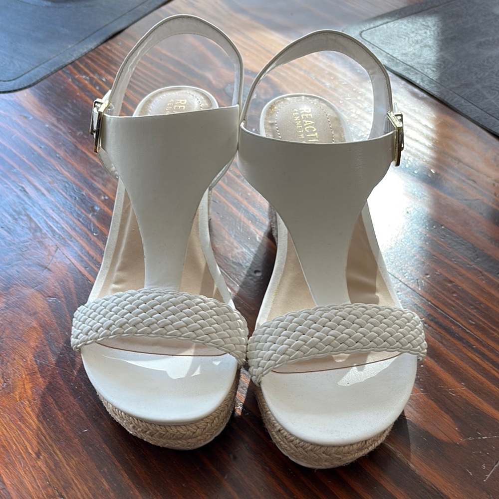 Kenneth Cole White Wedge Shoes with Cushioned Footbed